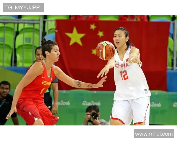 中国女篮与西班牙女篮激战央视直播精彩瞬间回顾与分析