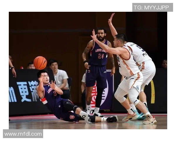 张兆旭的篮球之路:从青涩少年到CBA明星的奋斗历程与心路历程 张兆旭的篮球之路:从青涩少年到CBA明星的奋斗历程与心路历程