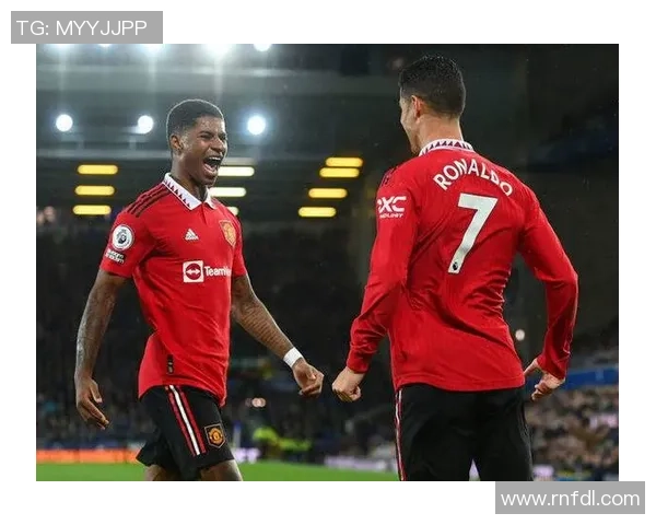 拉什福德领衔曼联新赛季征程期待再创辉煌展现个人风采与团队默契